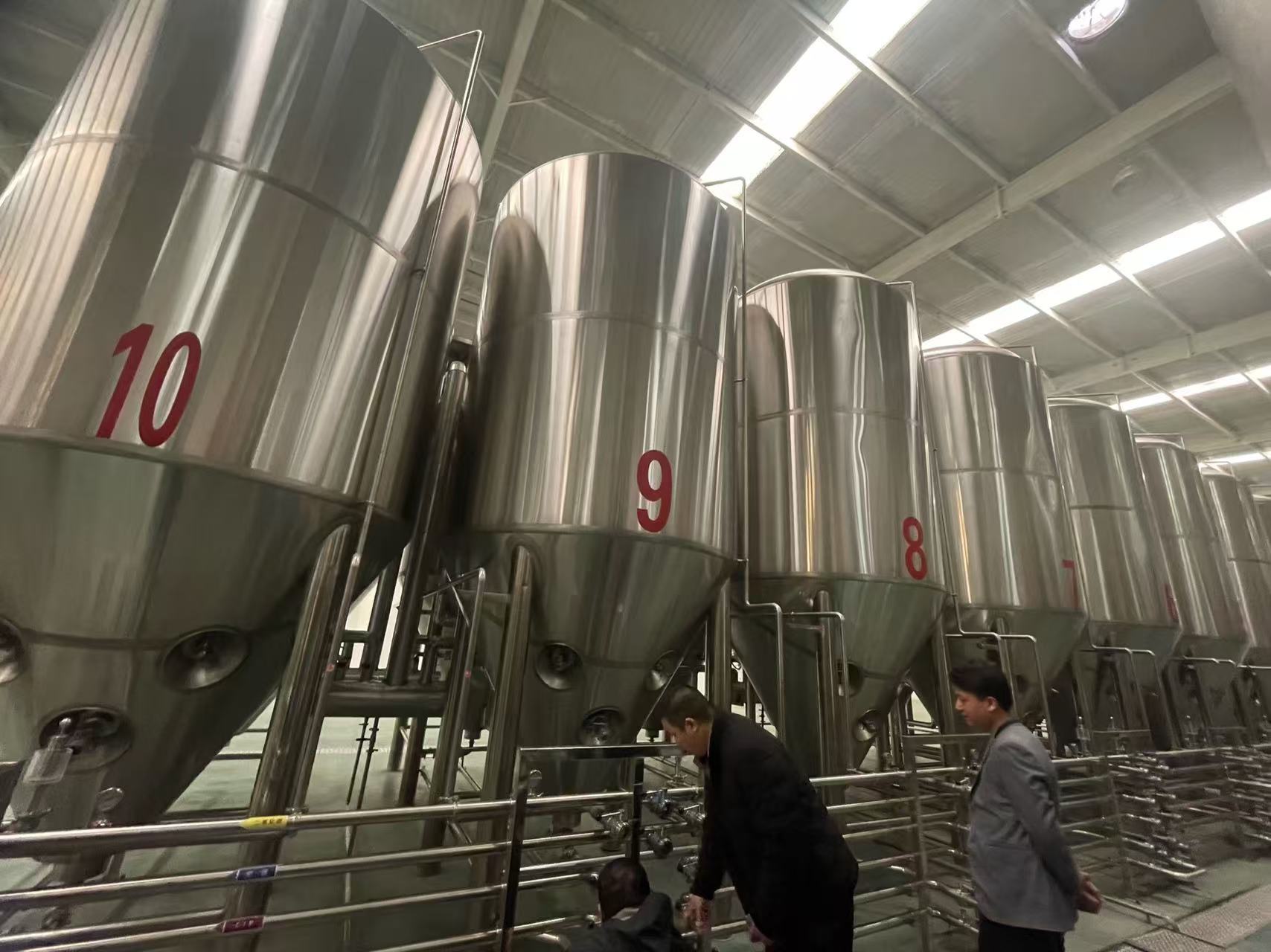 黎城精酿啤酒设备厂—平面布置、设备设计、制造、调试、培训等一条龙服务